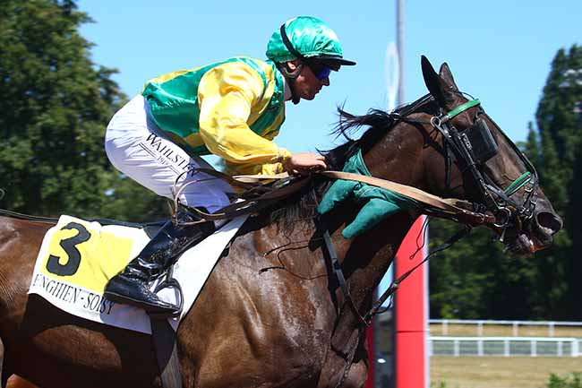 Photo d'arrivée de la course pmu PRIX DE LA PLACE VAUBAN à ENGHIEN le Dimanche 7 août 2022