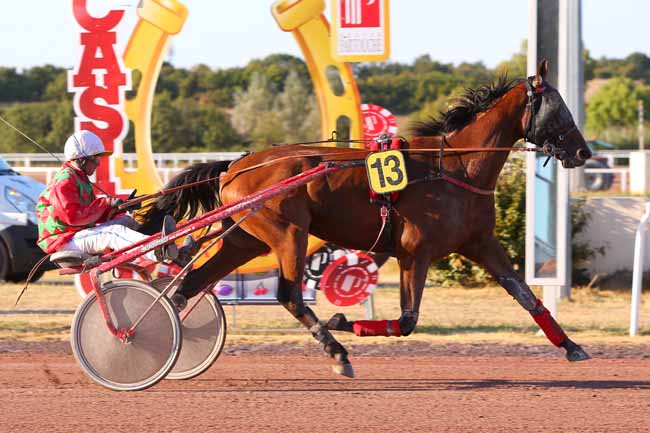 Photo d'arrivée de la course pmu PRIX L'AMIRAL SAINT-MALO à PORNICHET le Mercredi 10 août 2022