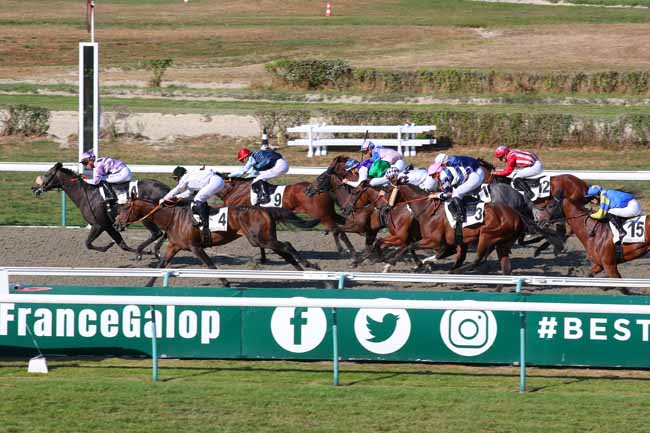 Photo d'arrivée de la course pmu PRIX DE PERSEIGNE à DEAUVILLE le Jeudi 11 août 2022
