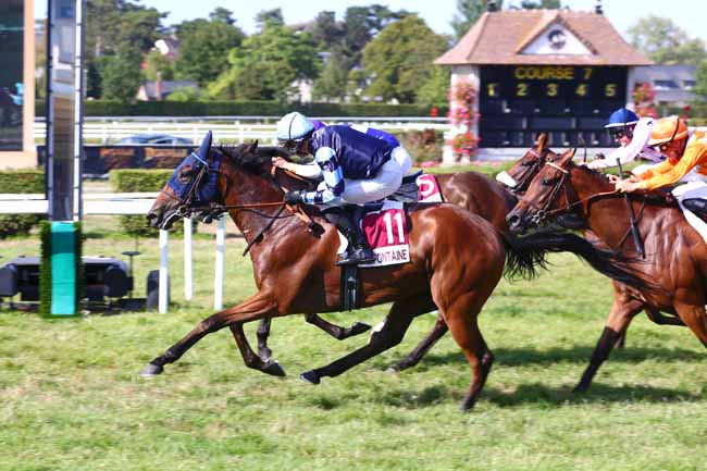 Photo d'arrivée de la course pmu PRIX TIA INK TATTOO (PRIX SCHONBRUNN) à CLAIREFONTAINE le Samedi 13 août 2022