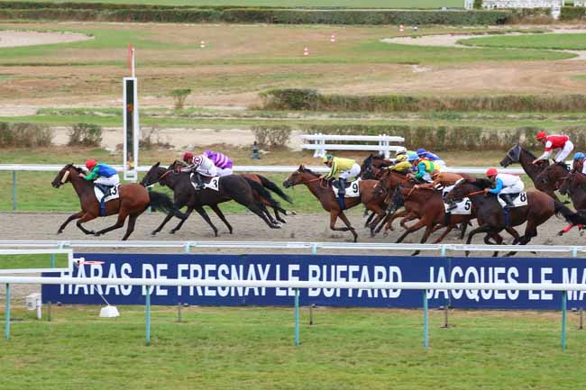 Photo d'arrivée de la course pmu PRIX DU QUAI SAINT-ETIENNE à DEAUVILLE le Dimanche 14 août 2022