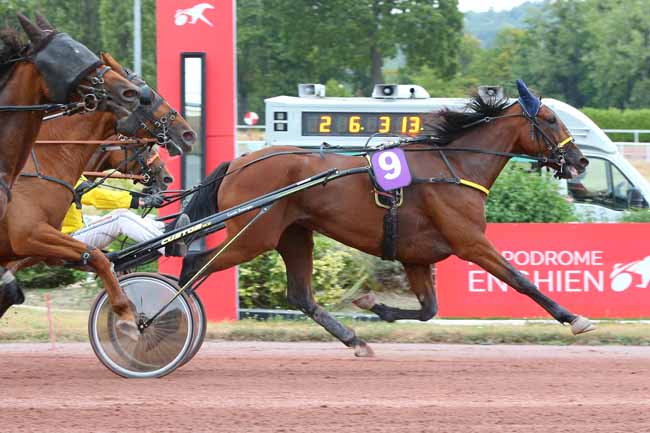 Photo d'arrivée de la course pmu PRIX DE LA PLAINE MONCEAU à ENGHIEN le Dimanche 14 août 2022