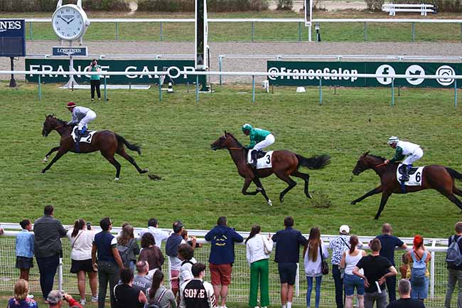 Photo d'arrivée de la course pmu PRIX DE VERNON - CATEGORIE PERSONNEL ADMINISTRATIF à DEAUVILLE le Mardi 16 août 2022