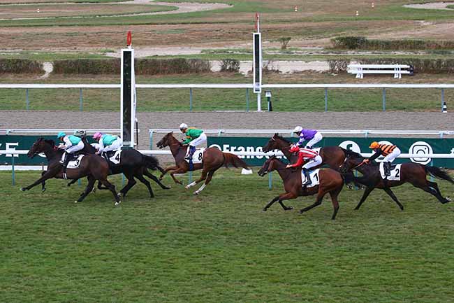 Photo d'arrivée de la course pmu PRIX DU LOGIS - CATEGORIE PERSONNEL D'ECURIE à DEAUVILLE le Mardi 16 août 2022