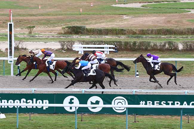 Photo d'arrivée de la course pmu PRIX DE SAINT-LAURENT-SUR-MER - CATEGORIE PERSONNEL DE SOINS à DEAUVILLE le Mardi 16 août 2022