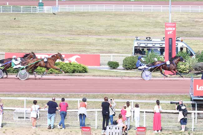 Photo d'arrivée de la course pmu PRIX DE NOUZONVILLE à ENGHIEN le Mercredi 17 août 2022