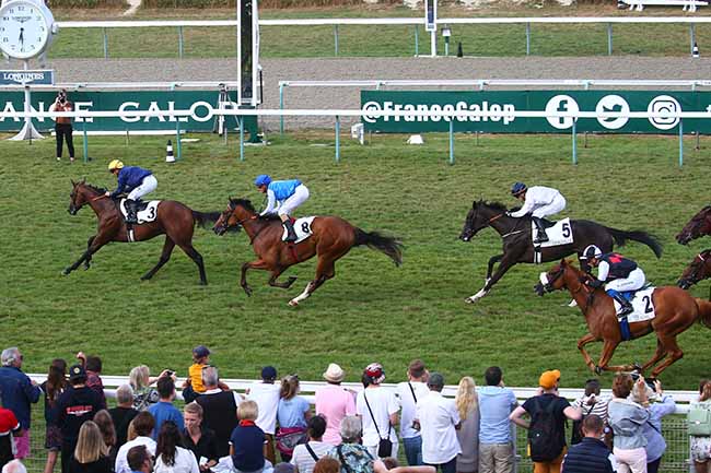 Photo d'arrivée de la course pmu PRIX TANIT à DEAUVILLE le Jeudi 18 août 2022