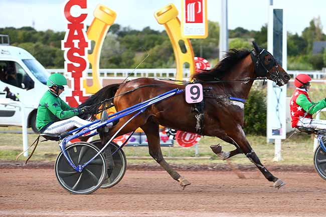 Photo d'arrivée de la course pmu PRIX FRANCOIS MARIET à PORNICHET le Vendredi 19 août 2022