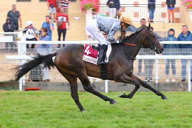 Photo d'arrivée de la course pmu PRIX MERCI LA GRANDE RECRE DE TOUQUES (PRIX DES GLAIEULS) à CLAIREFONTAINE le Vendredi 19 août 2022