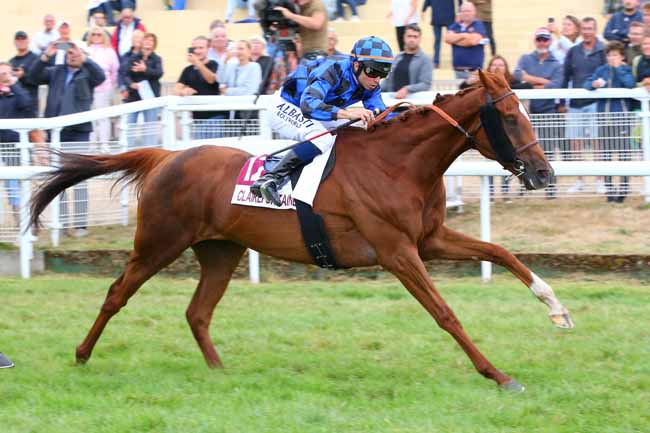 Photo d'arrivée de la course pmu PRIX DAMA FACTORY DE DEAUVILLE (PRIX DU PRE-LE-HOUX) à CLAIREFONTAINE le Vendredi 19 août 2022