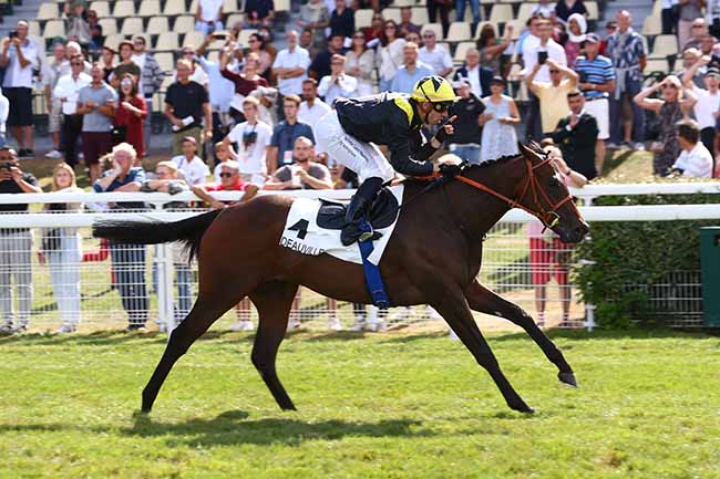 Photo d'arrivée de la course pmu PRIX DU CALVADOS à DEAUVILLE le Samedi 20 août 2022