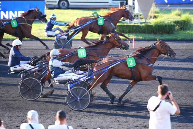Photo d'arrivée de la course pmu PRIX DE SEGRE à PARIS-VINCENNES le Mercredi 24 août 2022
