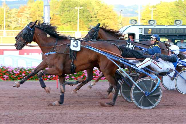 Photo d'arrivée de la course pmu PRIX D'ARGENTAN à CABOURG le Vendredi 26 août 2022