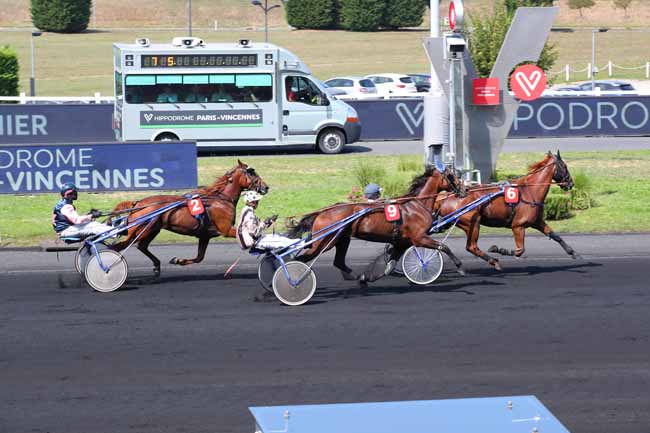 Photo d'arrivée de la course pmu PRIX DE SAINT-GALMIER à PARIS-VINCENNES le Mercredi 31 août 2022