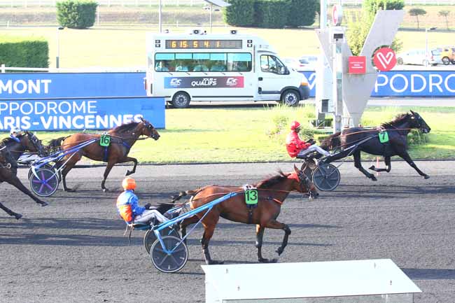 Photo d'arrivée de la course pmu PRIX DE CHAUMONT à PARIS-VINCENNES le Samedi 3 septembre 2022