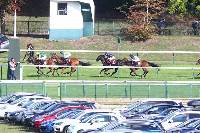 Photo d'arrivée de la course pmu QATAR PRIX DU PETIT COUVERT à LONGCHAMP le Dimanche 11 septembre 2022