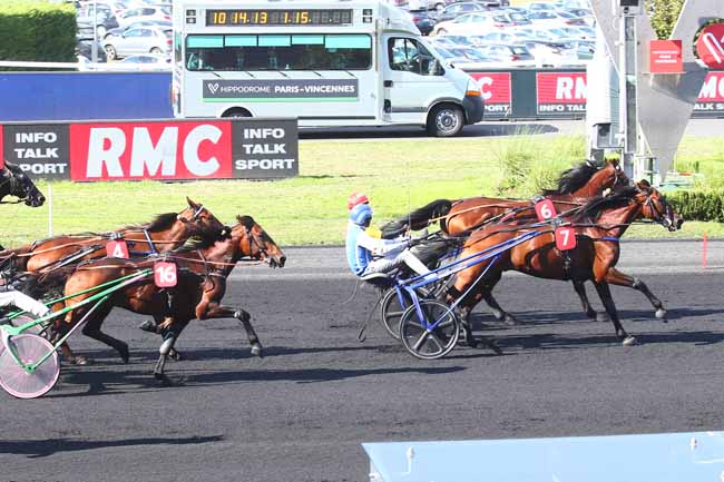 Photo d'arrivée de la course pmu PRIX RMC (PRIX DE LA GARENNE COLOMBES) à PARIS-VINCENNES le Dimanche 18 septembre 2022