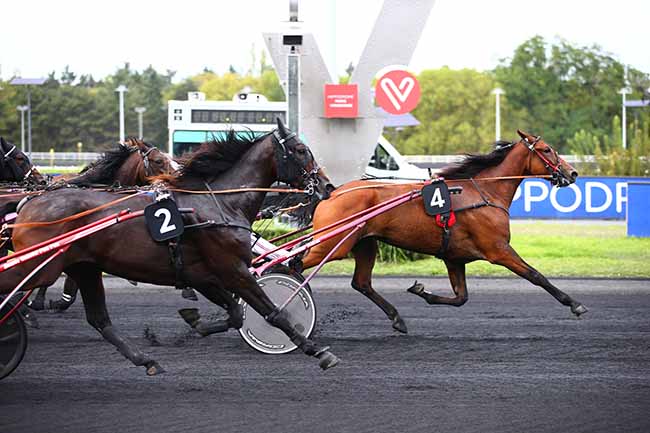 Photo d'arrivée de la course pmu PRIX DE BEAUCAIRE à PARIS-VINCENNES le Mardi 20 septembre 2022