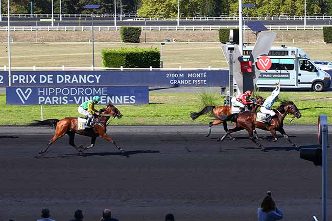 Photo d'arrivée de la course pmu PRIX DE DRANCY à PARIS-VINCENNES le Jeudi 22 septembre 2022