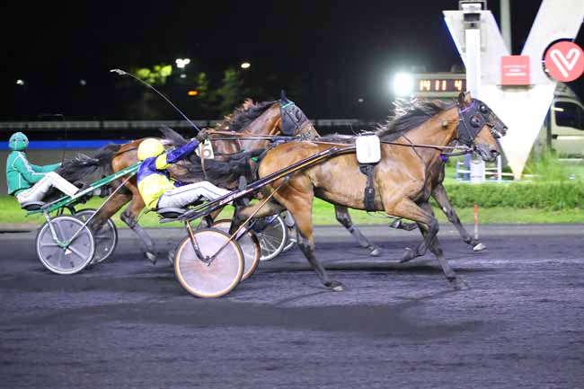 Photo d'arrivée de la course pmu PRIX EUCHARIS à PARIS-VINCENNES le Vendredi 23 septembre 2022