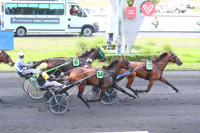 Photo d'arrivée de la course pmu PRIX FRANTUGAL TV (PRIX DE TOURS) à PARIS-VINCENNES le Dimanche 25 septembre 2022