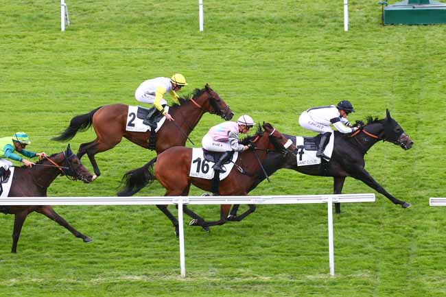 Photo d'arrivée de la course pmu PRIX DE L'AVENUE MARENGO à SAINT CLOUD le Vendredi 30 septembre 2022