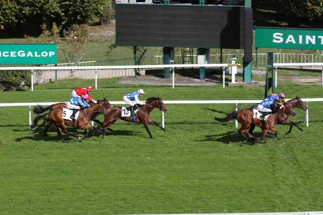 Photo d'arrivée de la course pmu PRIX AS D'ATOUT à SAINT CLOUD le Jeudi 6 octobre 2022