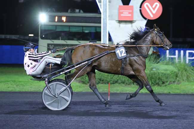 Photo d'arrivée de la course pmu PRIX LUDOVICA à PARIS-VINCENNES le Vendredi 7 octobre 2022