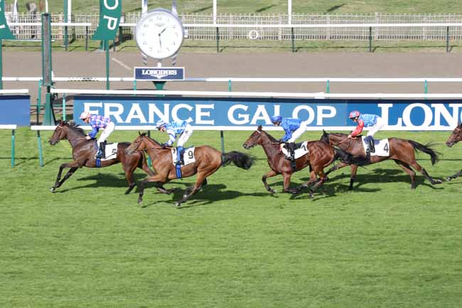 Photo d'arrivée de la course pmu PRIX DU TEMPLE DE VENUS à CHANTILLY le Mercredi 12 octobre 2022