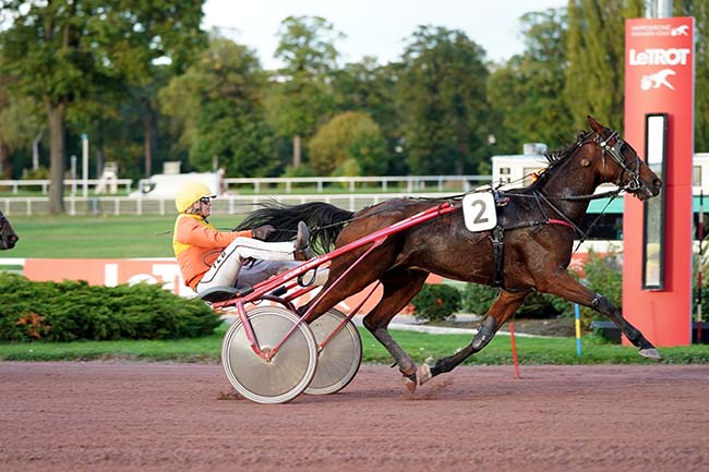 Photo d'arrivée de la course pmu PRIX DE GRAVELINES à ENGHIEN le Jeudi 20 octobre 2022