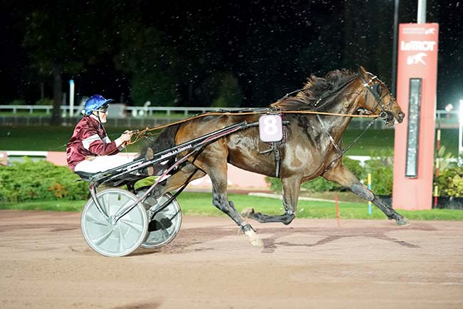 Photo d'arrivée de la course pmu PRIX DE LA PORTE DE LA CHAPELLE à ENGHIEN le Jeudi 20 octobre 2022