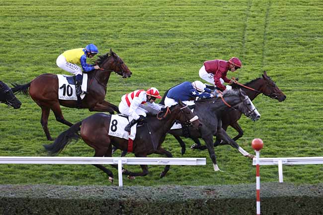 Photo d'arrivée de la course pmu PRIX DE SAINT-GERMAIN-EN-LAYE à SAINT CLOUD le Samedi 22 octobre 2022