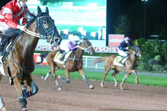 Photo d'arrivée de la course pmu PRIX QUADRILLE à ENGHIEN le Samedi 22 octobre 2022