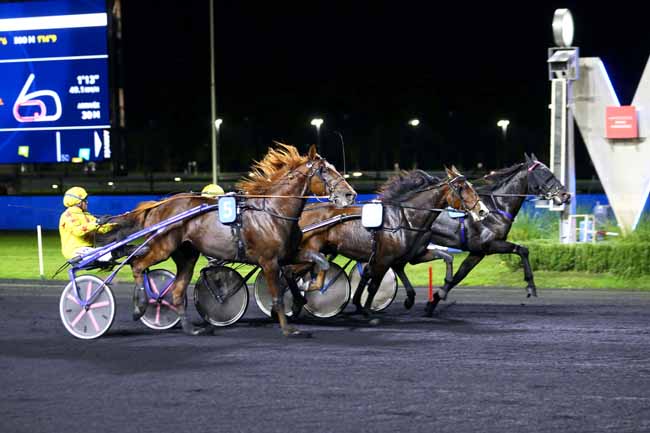 Photo d'arrivée de la course pmu PRIX ALHENA à PARIS-VINCENNES le Mardi 25 octobre 2022