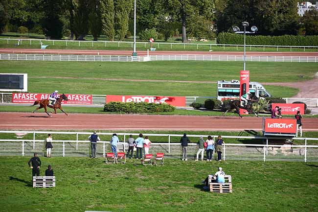 Photo d'arrivée de la course pmu PRIX DE NEUILLY-EN-THELLE à ENGHIEN le Mercredi 26 octobre 2022