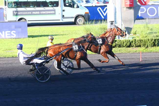 Photo d'arrivée de la course pmu PRIX DE BEAUVAIS à PARIS-VINCENNES le Samedi 12 novembre 2022