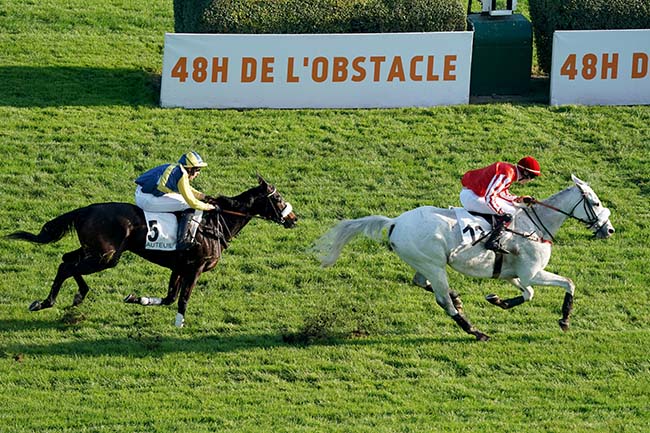 Photo d'arrivée de la course pmu 122EME PRIX DE FRANCE à AUTEUIL le Samedi 12 novembre 2022