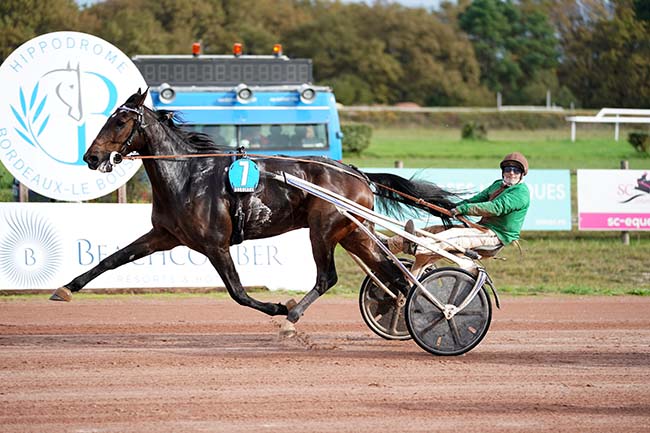 Photo d'arrivée de la course pmu PRIX BEACHCOMBER RESORTS & HOTELS à BORDEAUX-LE BOUSCAT le Lundi 14 novembre 2022