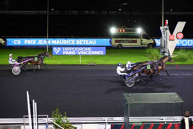 Photo d'arrivée de la course pmu PRIX JEAN MAURICE BETEAU à PARIS-VINCENNES le Dimanche 20 novembre 2022