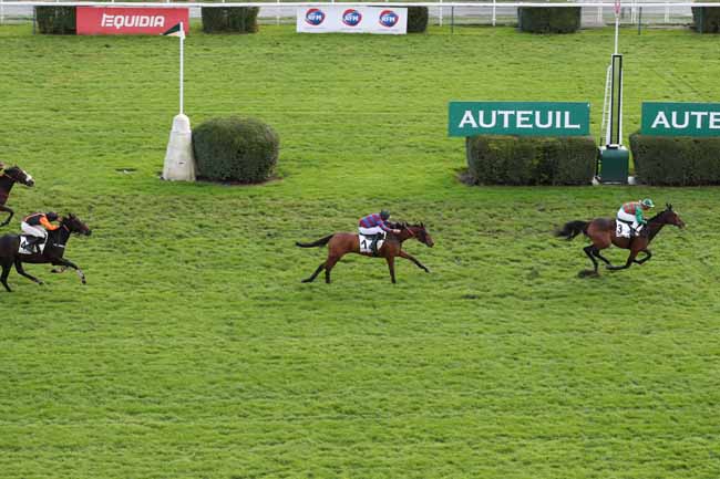 Photo d'arrivée de la course pmu PRIX BERNARD DE DUFAU à AUTEUIL le Mercredi 23 novembre 2022