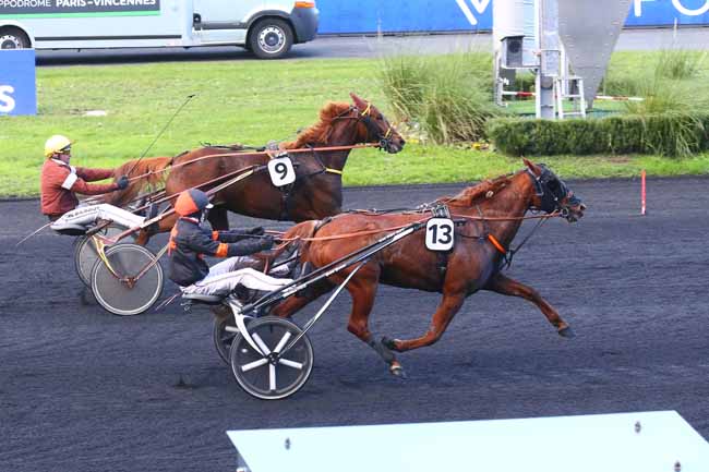 Photo d'arrivée de la course pmu PRIX DE VALENCE-SUR-BAISE à PARIS-VINCENNES le Jeudi 24 novembre 2022