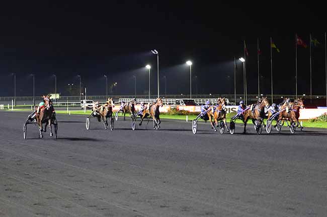Photo d'arrivée de la course pmu PRIX OSTARA à PARIS-VINCENNES le Vendredi 25 novembre 2022