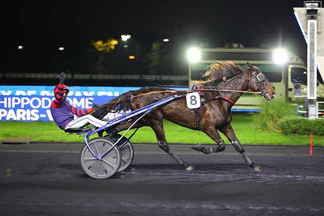 Photo d'arrivée de la course pmu PRIX DE ROZAY EN BRIE à PARIS-VINCENNES le Mercredi 30 novembre 2022