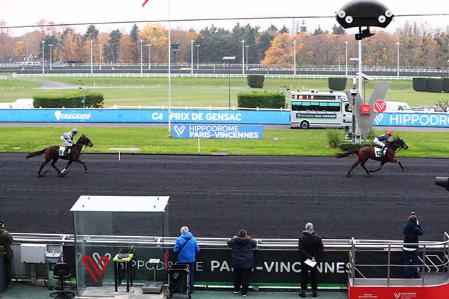Photo d'arrivée de la course pmu PRIX DE GENSAC à PARIS-VINCENNES le Jeudi 1 décembre 2022