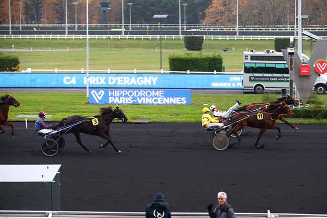 Photo d'arrivée de la course pmu PRIX D'ERAGNY à PARIS-VINCENNES le Jeudi 8 décembre 2022