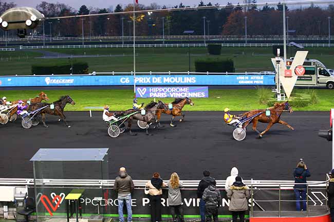 Photo d'arrivée de la course pmu PRIX DE MOULINS à PARIS-VINCENNES le Jeudi 8 décembre 2022