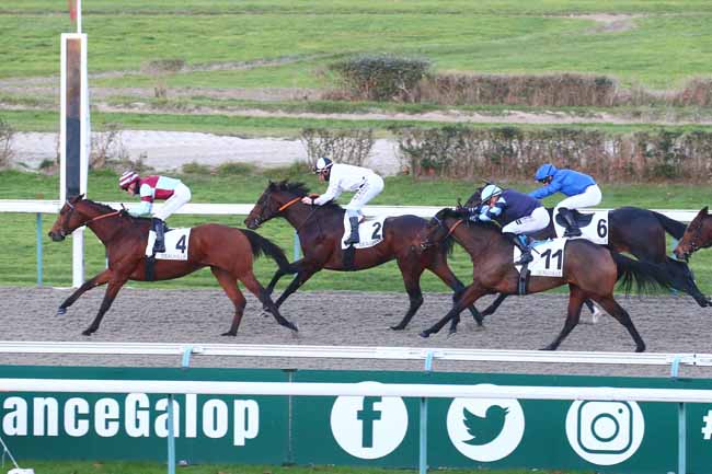 Photo d'arrivée de la course pmu PRIX LUTHIER à DEAUVILLE le Samedi 10 décembre 2022