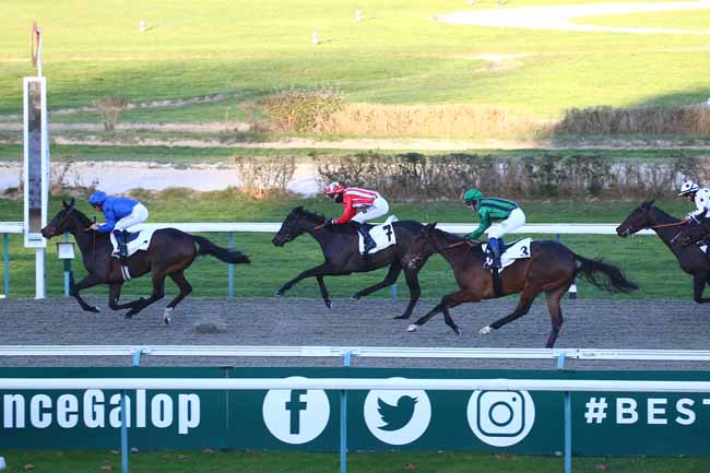Photo d'arrivée de la course pmu PRIX DE LEXINGTON à DEAUVILLE le Vendredi 16 décembre 2022