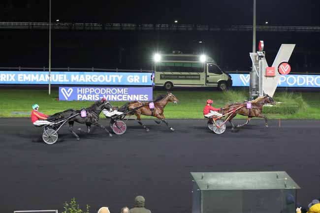 Photo d'arrivée de la course pmu PRIX EMMANUEL MARGOUTY à PARIS-VINCENNES le Samedi 17 décembre 2022