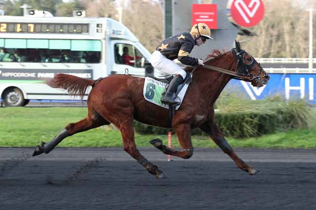Photo d'arrivée de la course pmu PRIX DE THOUARS à PARIS-VINCENNES le Jeudi 29 décembre 2022